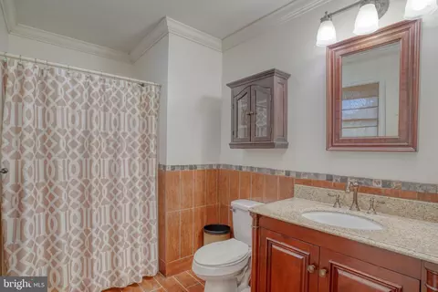 Bath - 956 Janeka Ln, Dover, DE 19904 photo 2 of 2