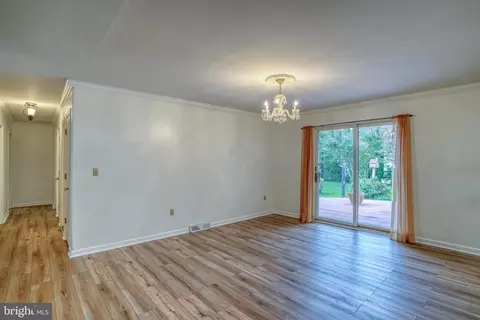 Living - 956 Janeka Ln, Dover, DE 19904 photo 5 of 5