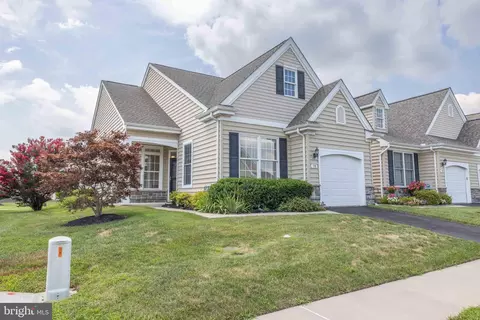 78 Larkspur Ln, Smyrna, DE 19977