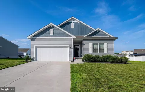 369 Steamboat Ave, Felton, DE 19943