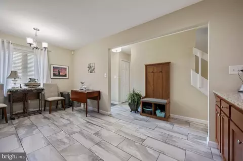 Entry Way - 22 Chatham Ct, Dover, DE 19901 photo 4 of 9
