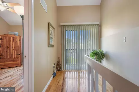 Entry Way - 22 Chatham Ct, Dover, DE 19901 photo 6 of 9