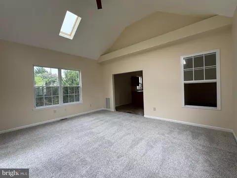 Living - 301 Seacroft Dr, Dover, DE 19904 photo 6 of 6