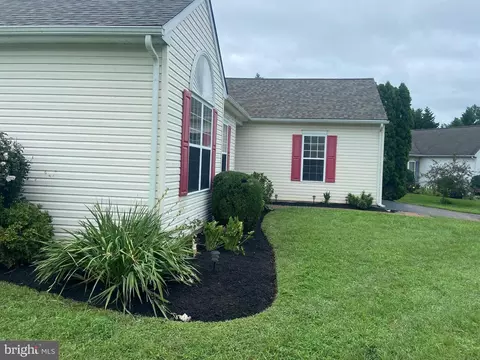 Exterior - 301 Seacroft Dr, Dover, DE 19904 photo 8 of 8