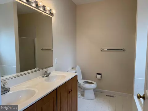 Bath - 301 Seacroft Dr, Dover, DE 19904 photo 1 of 2