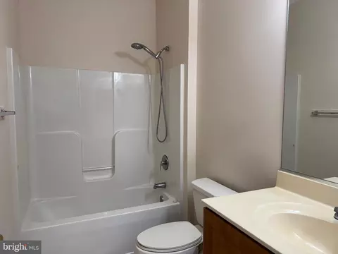 Bath - 301 Seacroft Dr, Dover, DE 19904 photo 2 of 2