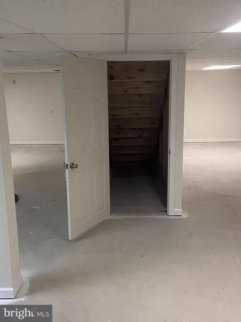 Entry Way - 301 Seacroft Dr, Dover, DE 19904 photo 3 of 5