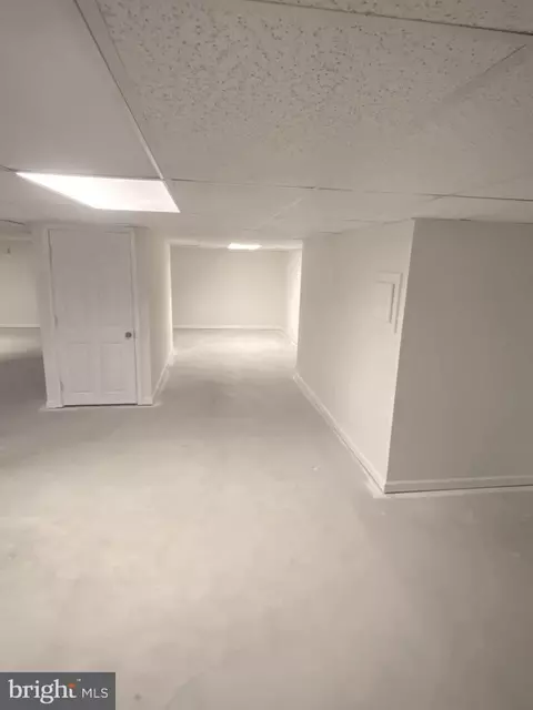 Entry Way - 301 Seacroft Dr, Dover, DE 19904 photo 4 of 5