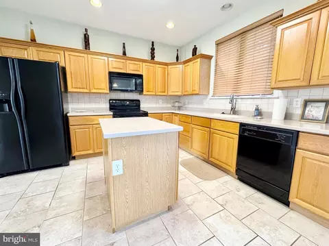 Kitchen - 6147 W Denneys Rd, Dover, DE 19901 photo 2 of 3