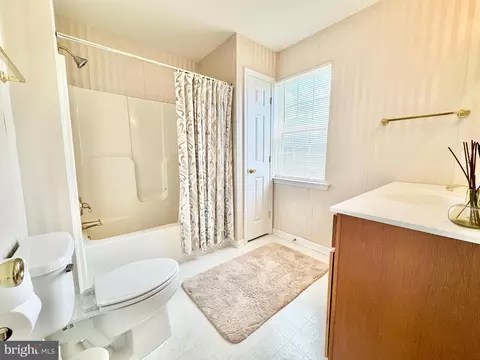 Bath - 6147 W Denneys Rd, Dover, DE 19901 photo 1 of 2