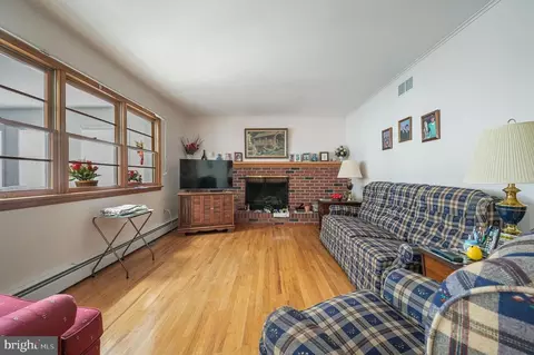 Living - 81 Westview Ave, Dover, DE 19901 photo 3 of 3
