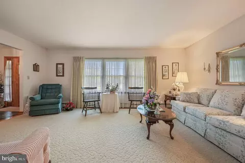 Living - 81 Westview Ave, Dover, DE 19901 photo 1 of 3