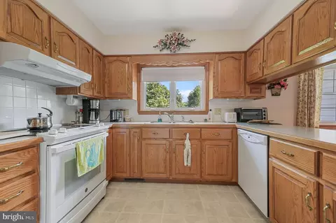 Kitchen - 81 Westview Ave, Dover, DE 19901 photo 2 of 3