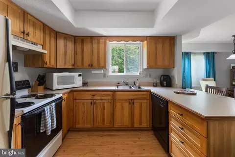Kitchen - 30 Heatherfield Way, Dover, DE 19904 photo 2 of 2