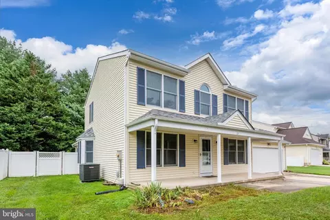 13 Lordship Ln, Dover, DE 19901