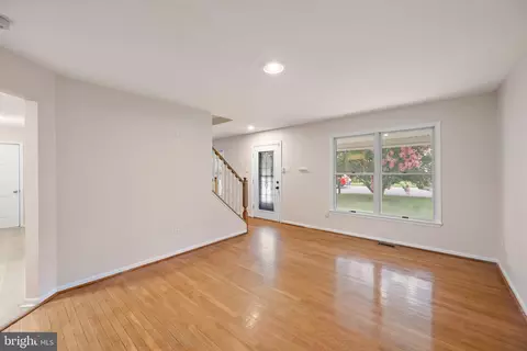 Living - 13 Lordship Ln, Dover, DE 19901 photo 3 of 6