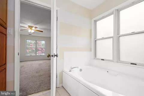 Entry Way - 13 Lordship Ln, Dover, DE 19901 photo 8 of 9