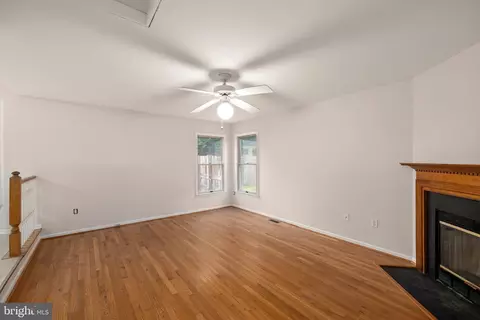 Living - 13 Lordship Ln, Dover, DE 19901 photo 2 of 6