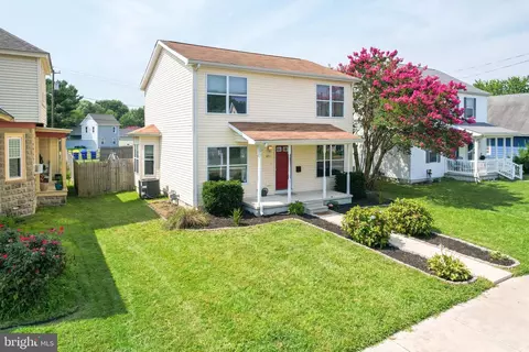Exterior - 223 Commerce St, Harrington, DE 19952 photo 2 of 5