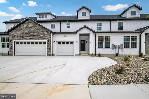 3 Valhalla Ct, Dover, DE 19904