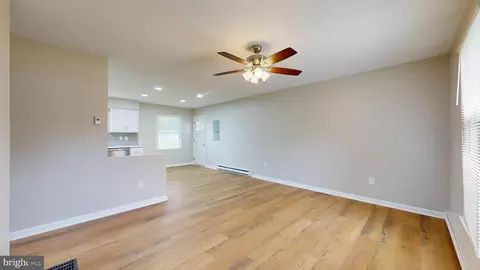 Entry Way - 21 Lingo Dr, Dover, DE 19901 photo 1 of 6