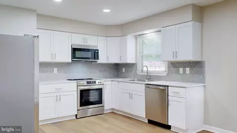 Kitchen - 21 Lingo Dr, Dover, DE 19901 photo 1 of 2