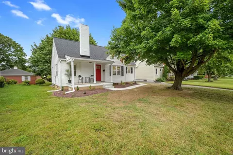 Exterior - 914 S State St, Dover, DE 19901 photo 3 of 5