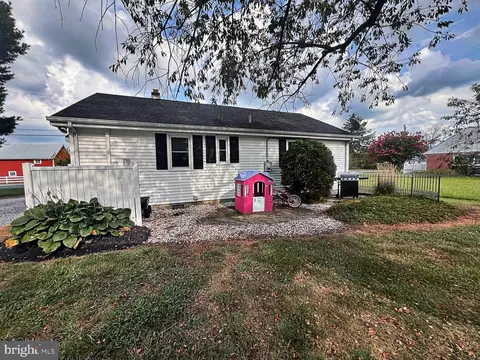 Exterior - 403 Second Ave, Harrington, DE 19952 photo 5 of 6