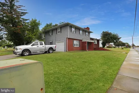 40 Bertrand Dr, Dover, DE 19904