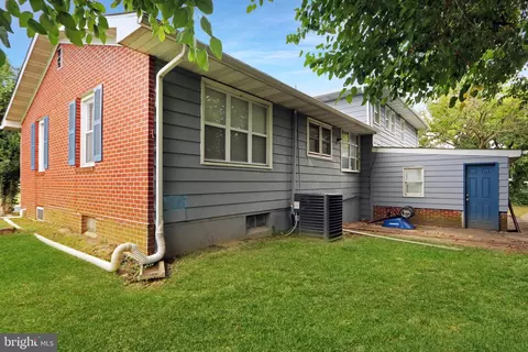 Exterior - 40 Bertrand Dr, Dover, DE 19904 photo 3 of 3