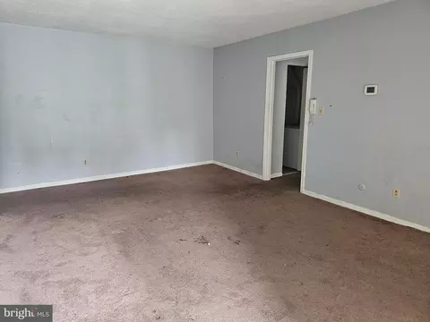 Living - 36 Courtside Dr #A-24, Dover, DE 19904 photo 1 of 3