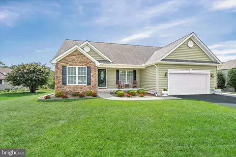 699 W Lake Dr, Smyrna, DE 19977