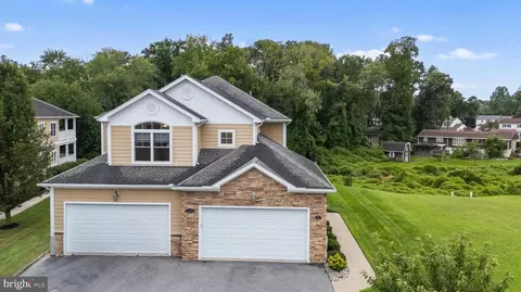 1194 Deats Dr, Dover, DE 19904