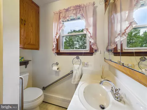 Bath - 168 Bush Dr, Dover, DE 19901 photo 2 of 3