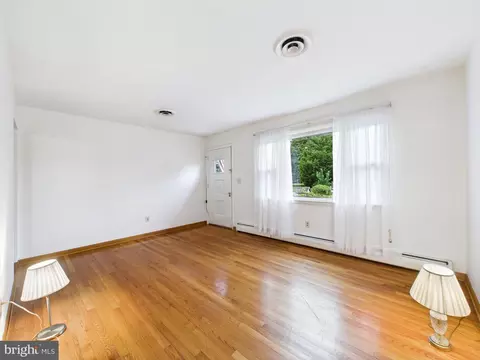 Living - 168 Bush Dr, Dover, DE 19901 photo 1 of 7