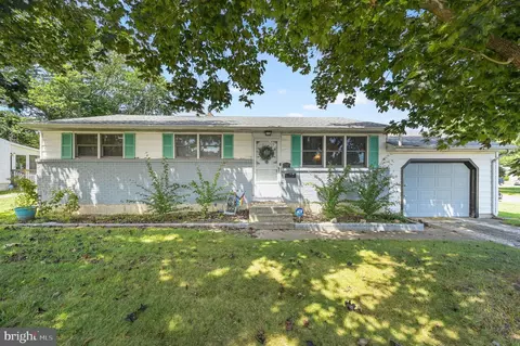 1105 White Oak Rd, Dover, DE 19901 photo 1