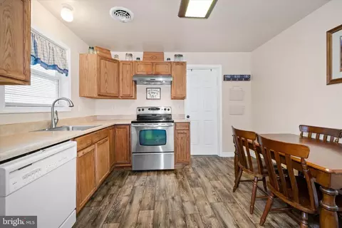 Kitchen - 1255 Pine St, Houston, DE 19954 photo 1 of 2