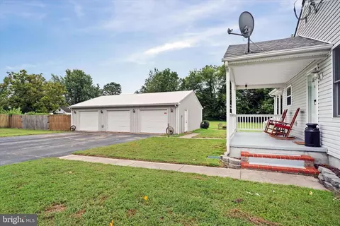 Exterior - 1255 Pine St, Houston, DE 19954 photo 5 of 7
