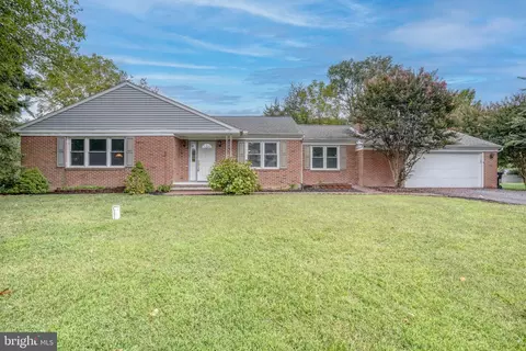 123 Candlewicke Dr, Dover, DE 19901 photo 2