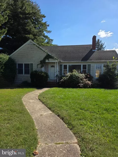 706 E Division St, Dover, DE 19901