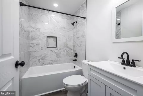 Bath - 1 Congress Pl, Dover, DE 19901 photo 1 of 1