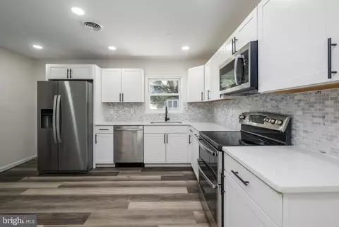 Kitchen - 1 Congress Pl, Dover, DE 19901 photo 1 of 2