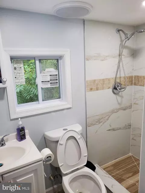 Bath - 8 S Governors Ave, Dover, DE 19904 photo 1 of 2
