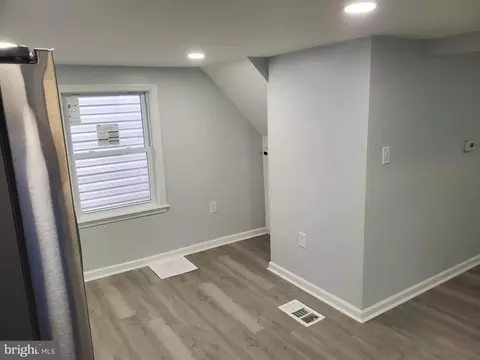 Entry Way - 8 S Governors Ave, Dover, DE 19904 photo 3 of 5