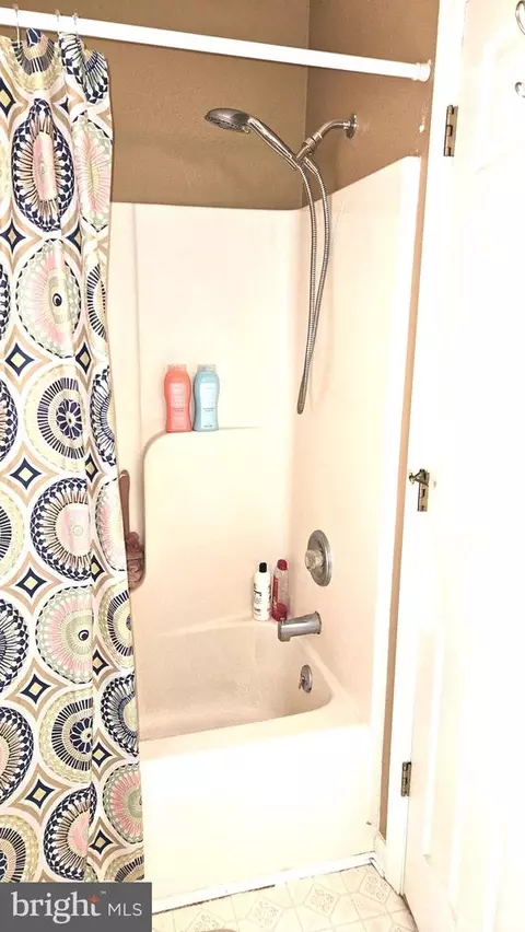 Bath - 458 Evelyndale Dr, Dover, DE 19901 photo 2 of 2