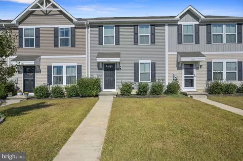 205 Lady Bug Dr, Dover, DE 19901
