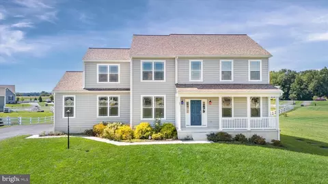 63 Lord Cir, Clayton, DE 19938
