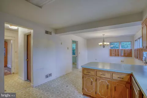 Entry Way - 40 Pine St, Dover, DE 19901 photo 2 of 4