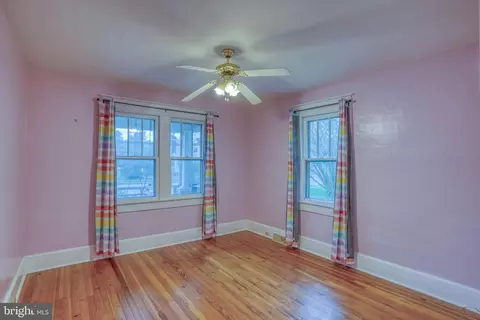 Bedroom - 40 Pine St, Dover, DE 19901 photo 2 of 5
