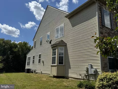 Exterior - 210 Topaz Cir, Dover, DE 19904 photo 2 of 2